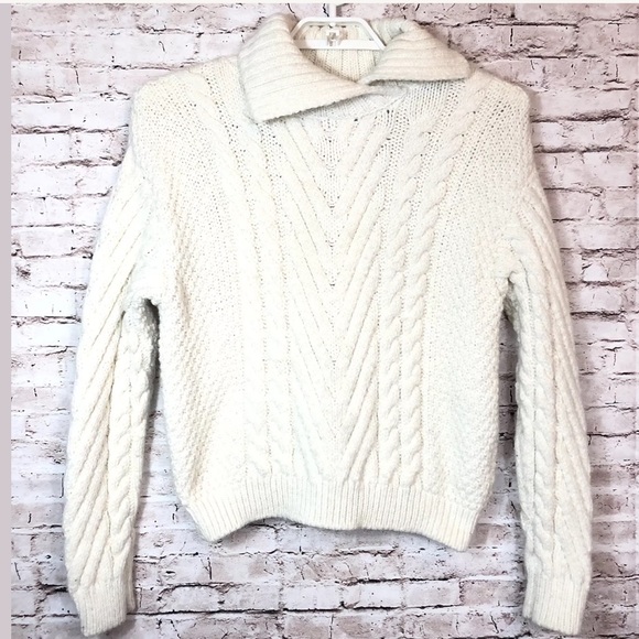 Zara Sweaters - Zara Ivory Cable Knit Long Sleeve Oversize Sweater